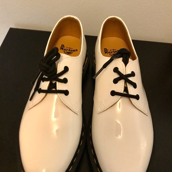 Dr. Martens white women boots size 8 US - Picture 3 of 9